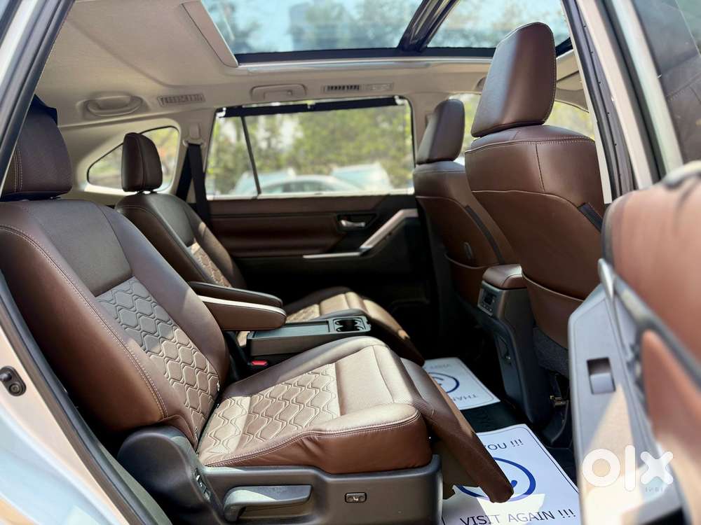 Toyota Innova Hycross 2.0 Zx (o) Hybrid 7 Str, 2024, Petrol