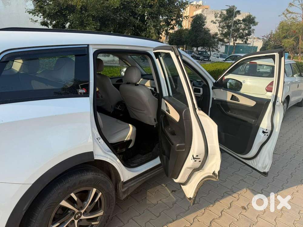 Mahindra Xuv700 2023 Diesel Well Maintained