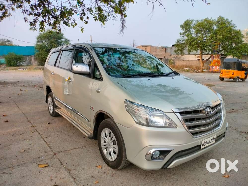Toyota Innova 2004-2011 2.5 G4 Diesel 8-seater, 2010, Diesel