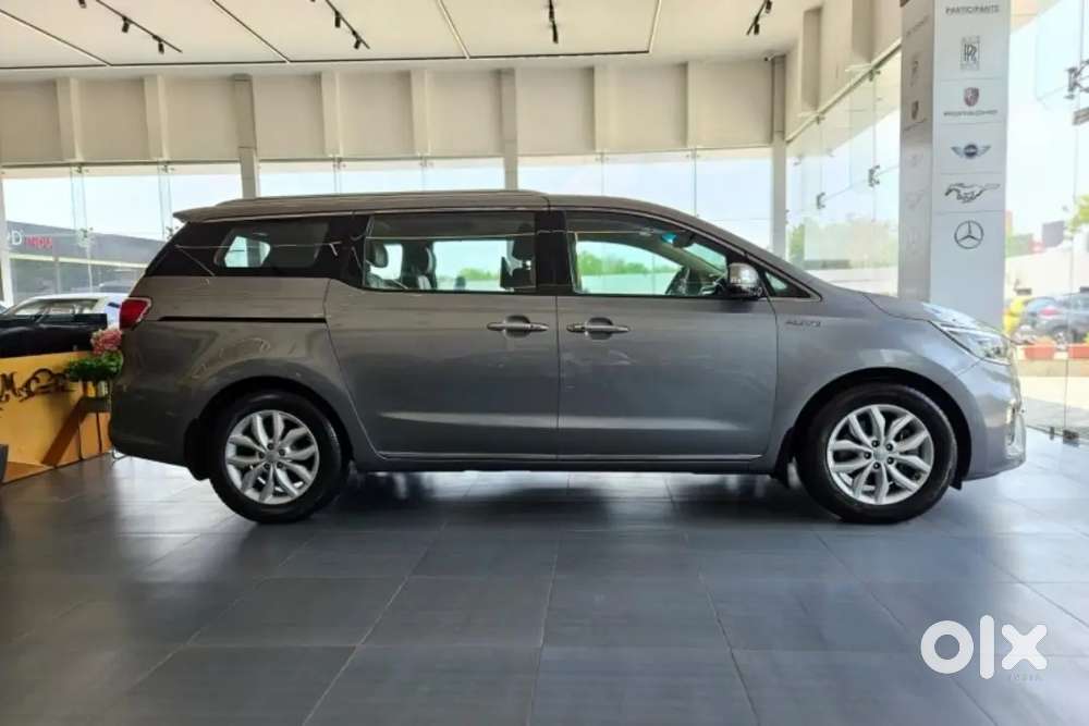 Kia Carnival D2.2 8at Lumousine 7, Diesel 2020