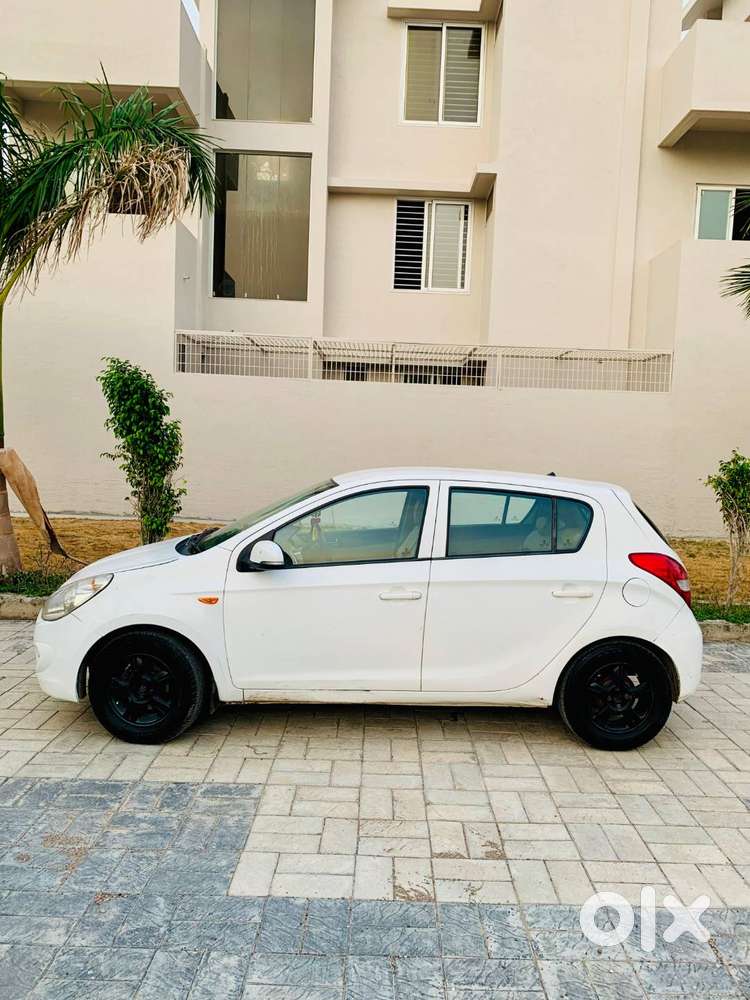 Hyundai I20 Petrol + Cng