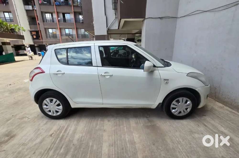 Maruti Suzuki Swift 2012 Diesel 74200 Km Driven