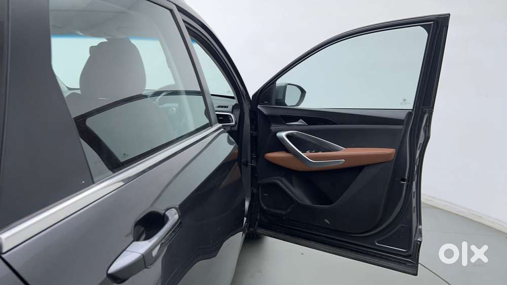 Mg Hector Plus 1.5 Sharp Turbo Cvt 6 Str, 2022, Petrol