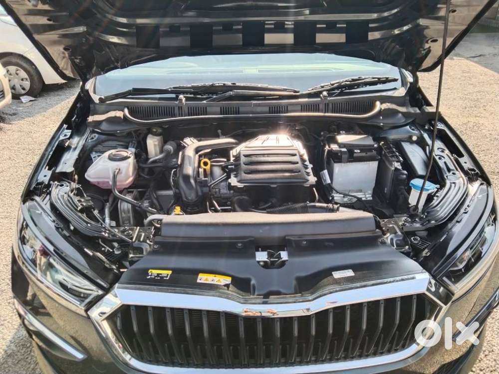 Skoda Slavia 1.0 Tsi Style At, 2023, Petrol