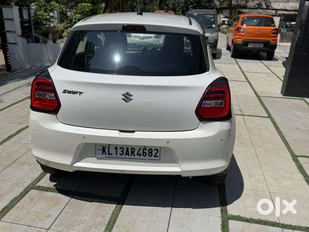 Maruti Suzuki Swift Vxi + Manual, 2020, Petrol