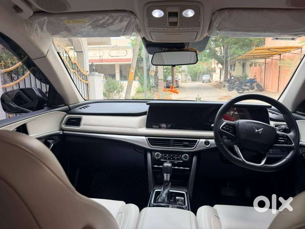 Mahindra Xuv 7xl Petrol(2023)