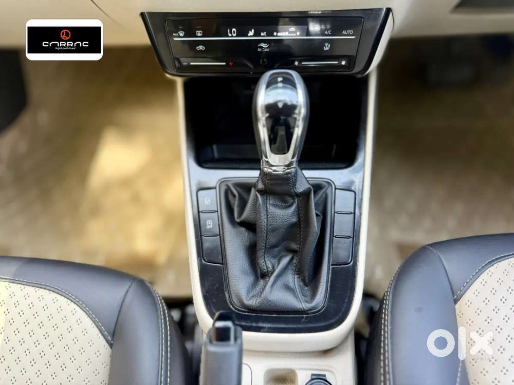 Skoda Slavia Ambition 1.0l Tsi At, 2024, Petrol