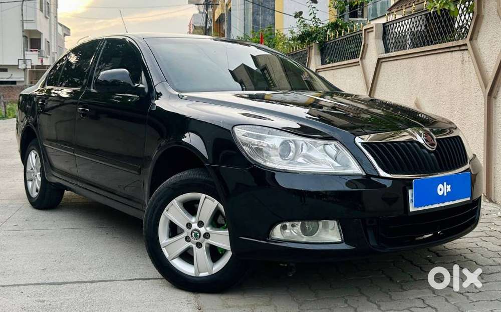 Skoda Laura Ambiente 2.0 Tdi Cr Manual, 2011, Diesel