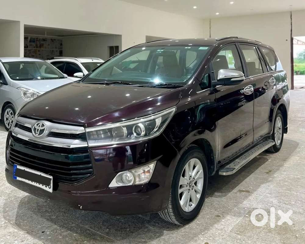 Toyota Innova Crysta 2.8 Zx At 7 Seater, 2017, Diesel