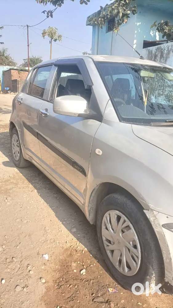 Maruti Suzuki Swift 2005 Petrol 98000 Km Driven