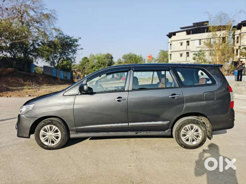 Toyota Innova 2.5 G 8-seater 2015
