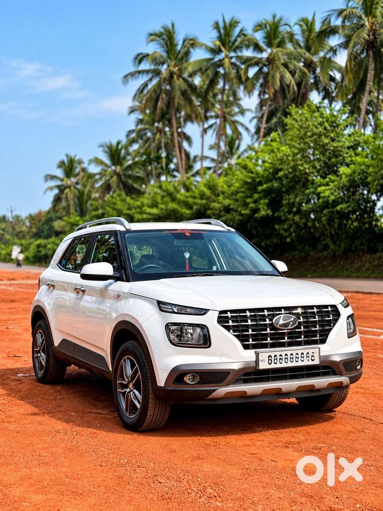 Hyundai Venue Petrol 2019 Only 30k Km Driven