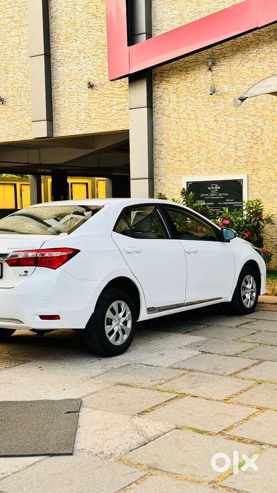 Toyota Corolla Altis 2015