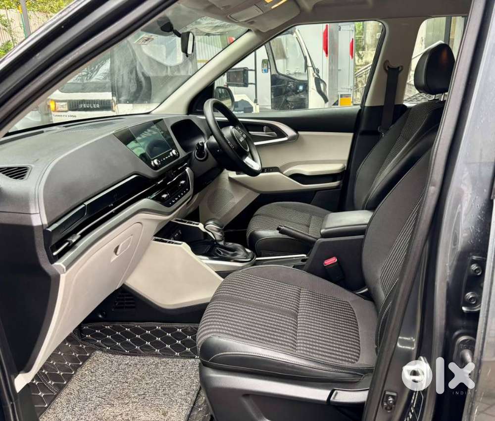Kia Carens 1.5 Prestige Plus Diesel 7 Str Imt, 2023, Petrol