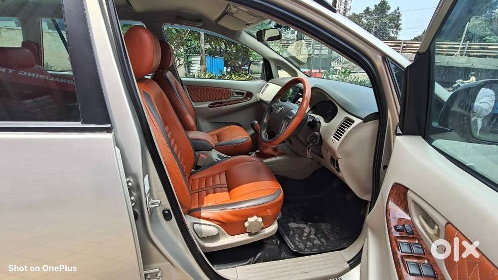 Toyota Innova 2.5 E Diesel Ps 8-seater, 2013, Diesel