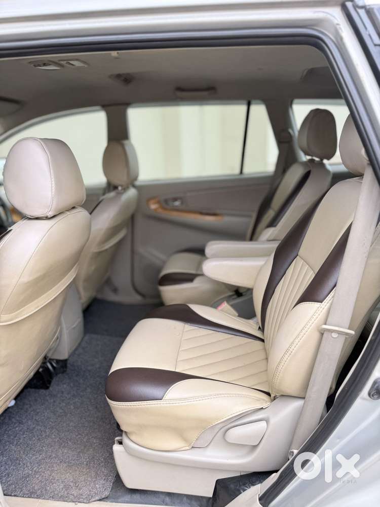 Toyota Innova 2.5 V 7 Str, 2011, Diesel