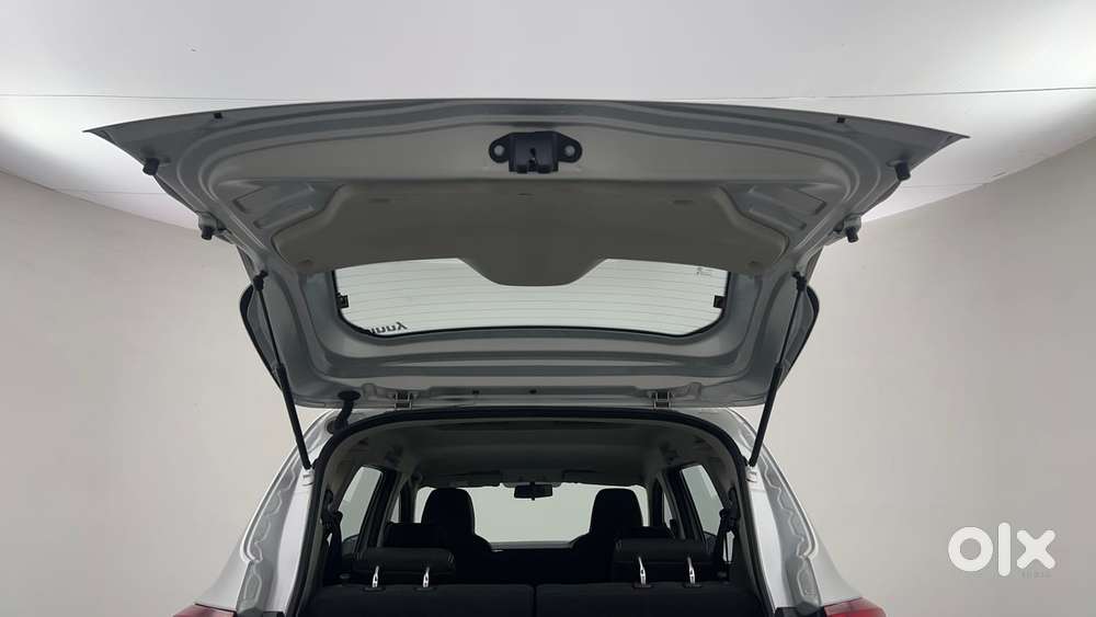 Renault Triber Rxz, 2024, Petrol