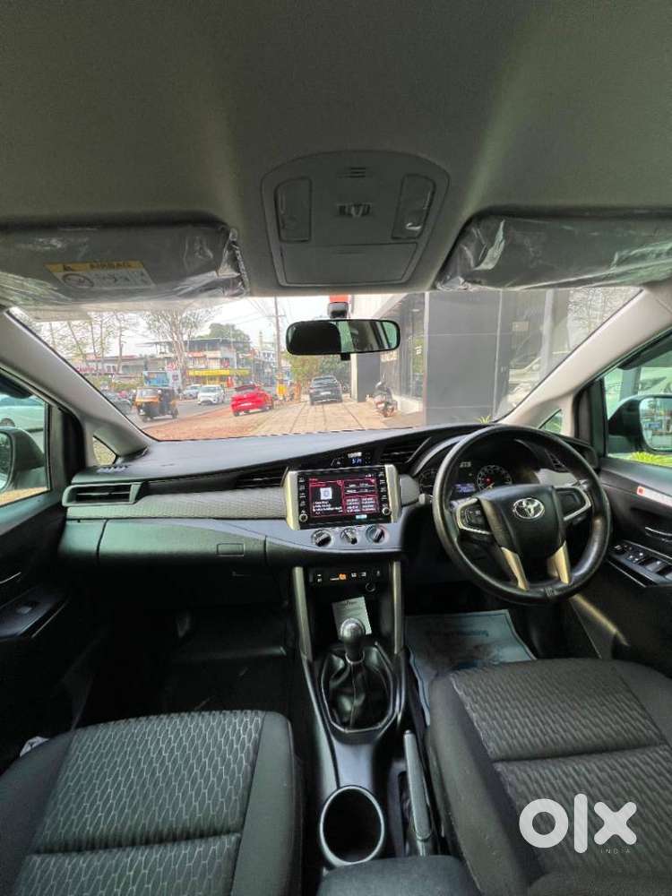 Toyota Innova Crysta 2.4 G Mt, 2022