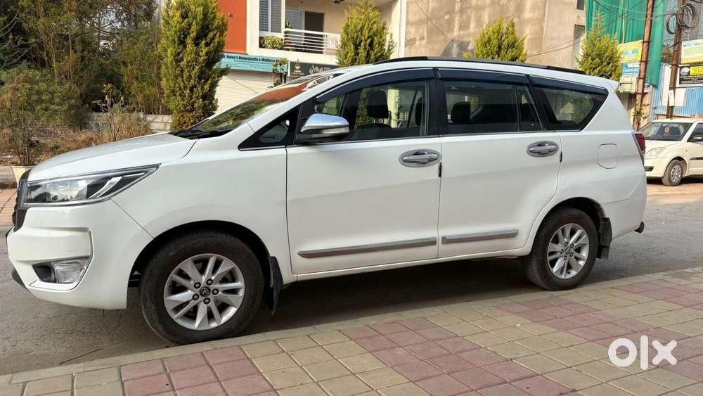 Toyota Innova Crysta 2.5z, 2017, Diesel