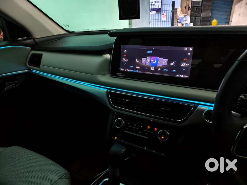 Mahindra Xuv700 2024 Diesel 26000 Km Driven