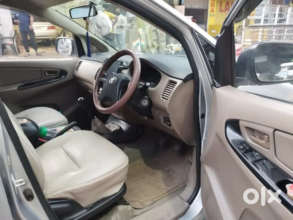 Toyota Innova Taxi Plate 2016