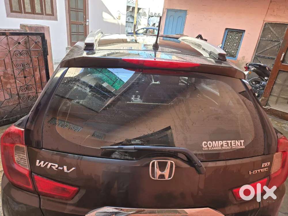Wrv Car With Sunroof