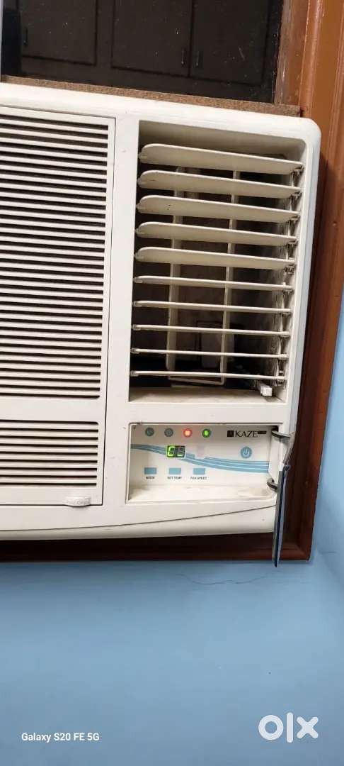 Hitachi window AC.