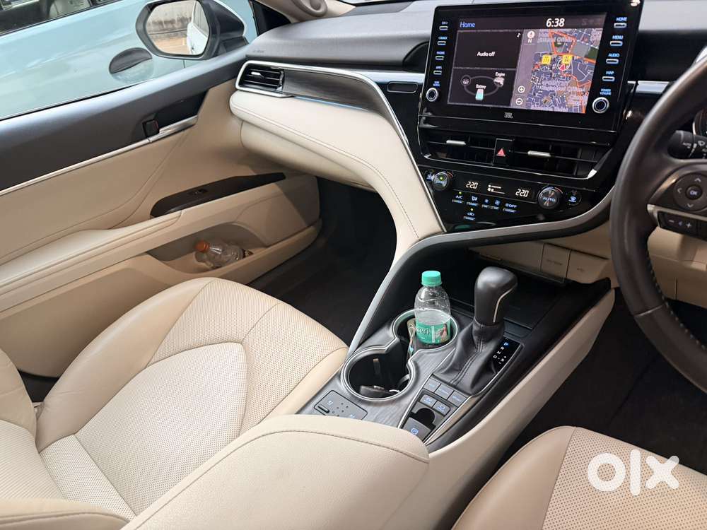 Toyota Camry Hybrid, 2022, Petrol