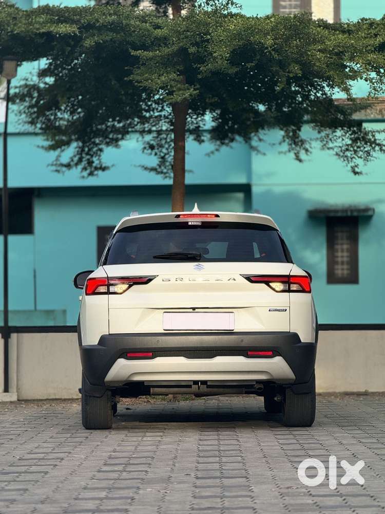 Maruti Suzuki Brezza 1.5 Zxi Smart Hybrid, 2024, Petrol