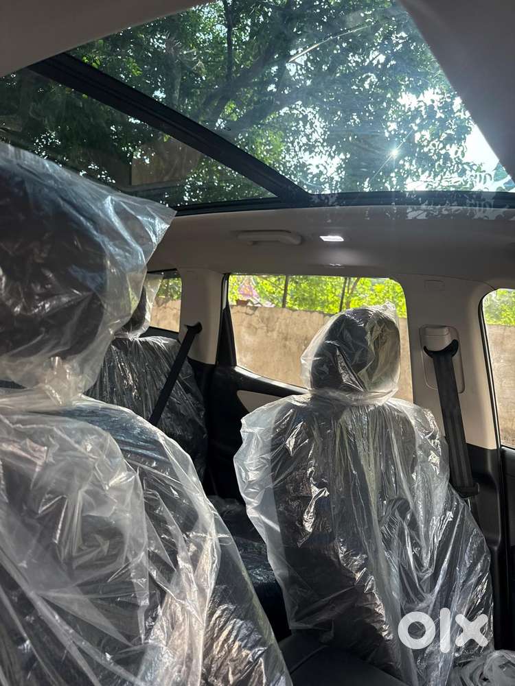 Mahindra Xuv700 2.0 Ax 5 Petrol At Str, 2026, Petrol