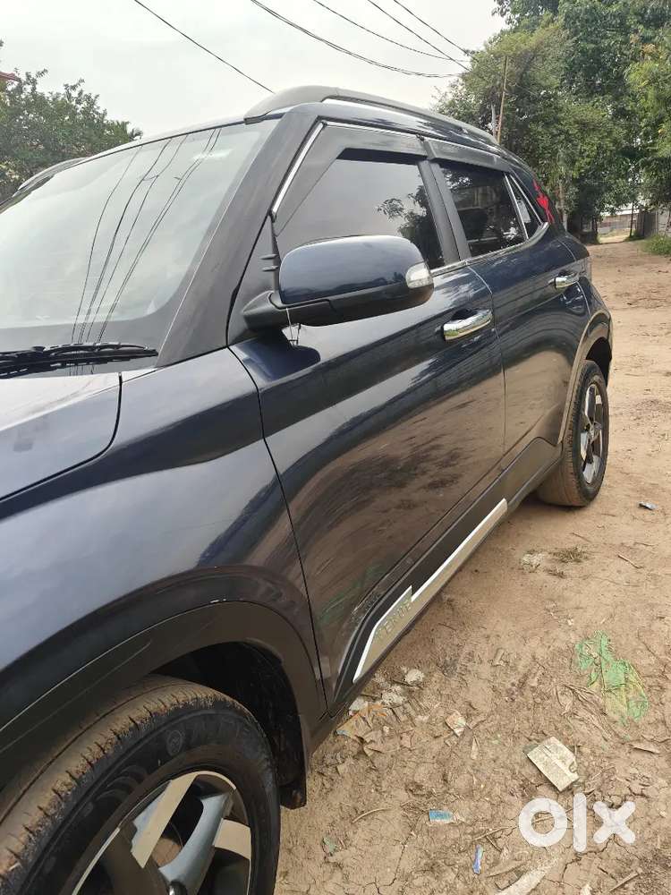 Hyundai Venue 2021 Petrol 84466 Km Driven