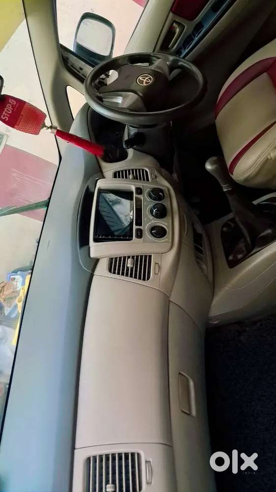 Toyota Innova 2016 Diesel 180000 Km Driven