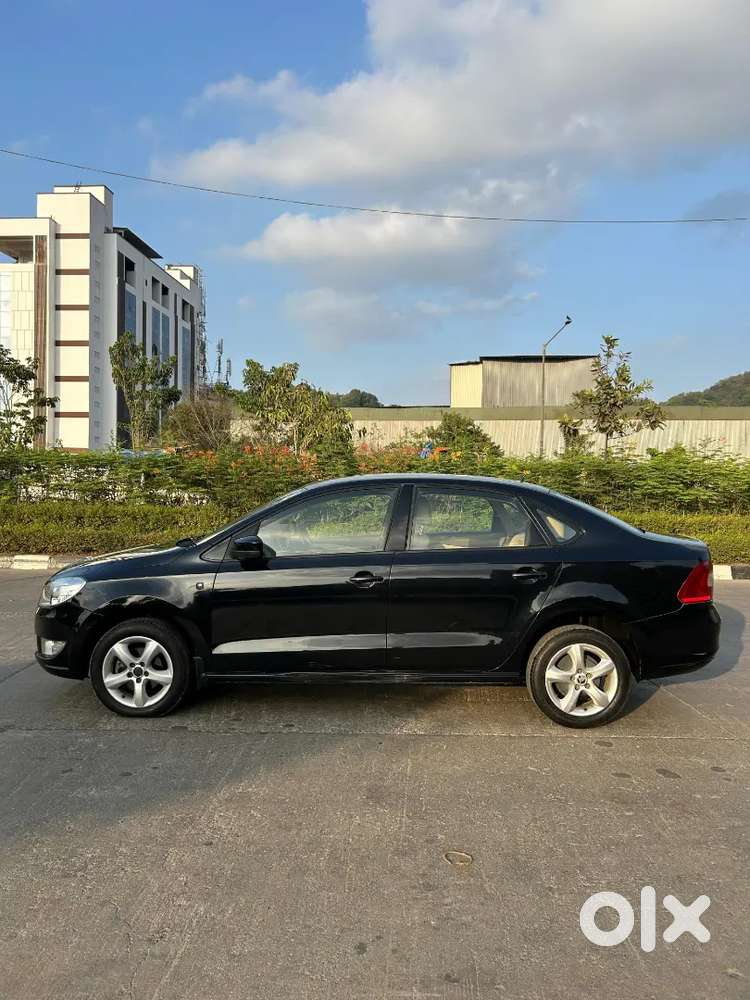 Skoda Rapid 1.5 Elegance 2016. ( Price Negotiable)