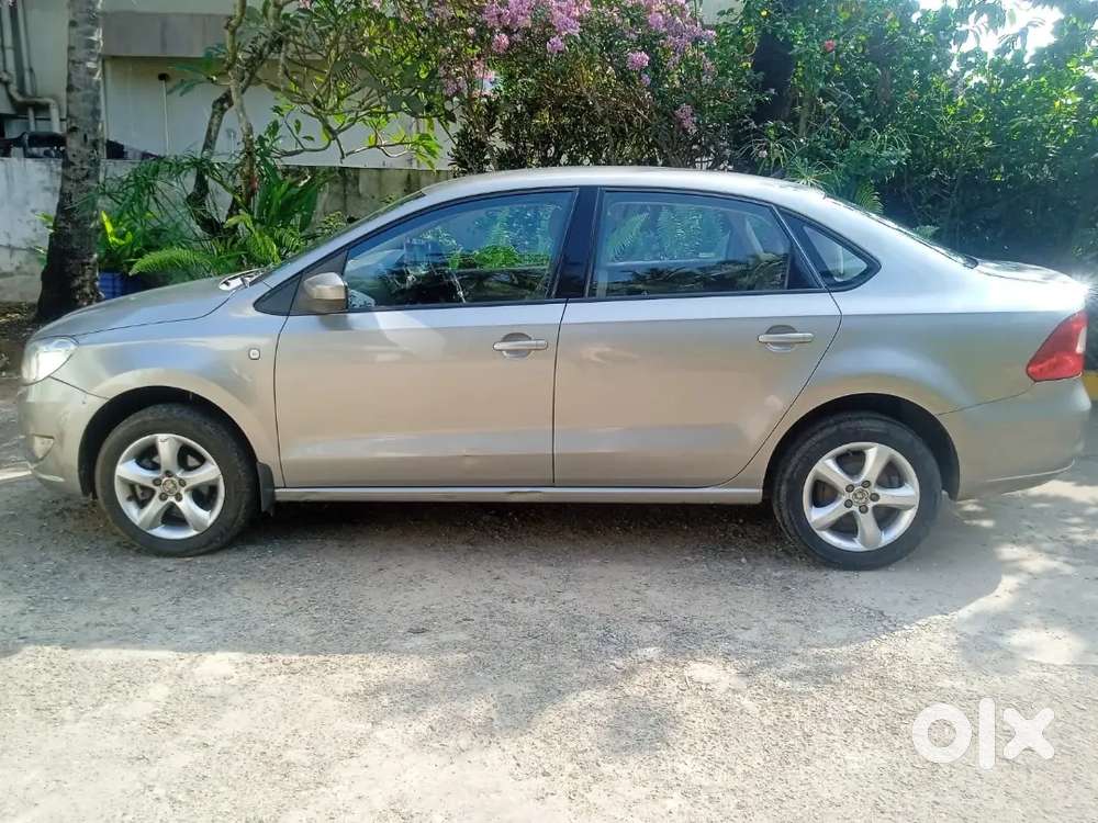 Skoda Rapid 1.0 Tsi 2013