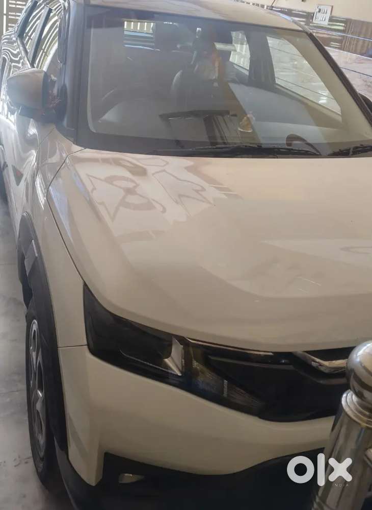 Maruti Brezza Vxi For Sale Only 4100km Running New Showroom Condition.