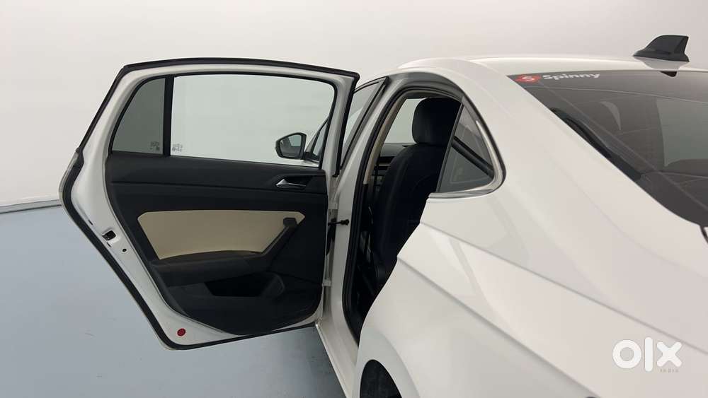 Skoda Slavia Style 1.0l Tsi At, 2022, Petrol