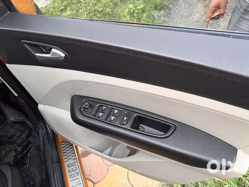 Renault Triber Rxz, 2022, Petrol