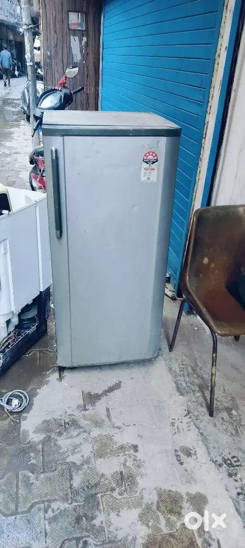 Samsung 5 star rating single door fridge proper working condition