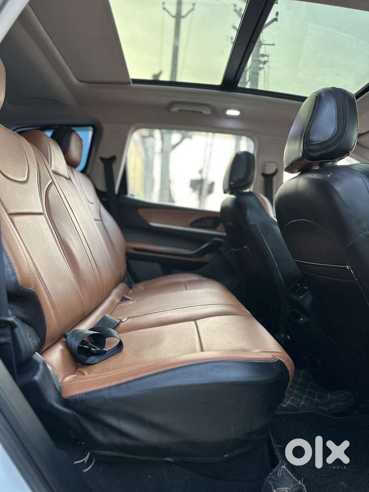 Mahindra Xuv700 2.2 Ax 5 Diesel At Str, 2022, Diesel