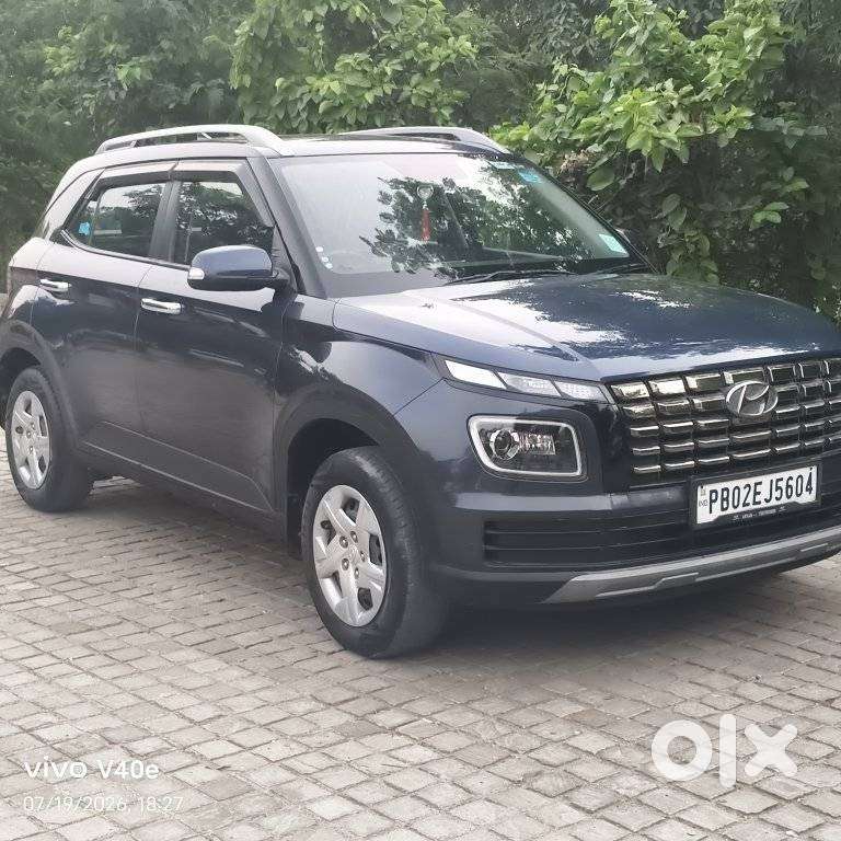 Hyundai Venue Sx Mt, 2022, Petrol