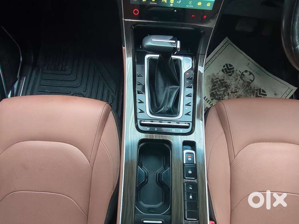 Mg Hector Plus Savvy Pro 1.5 Turbo Petrol Cvt 7 Str, 2023, Petrol