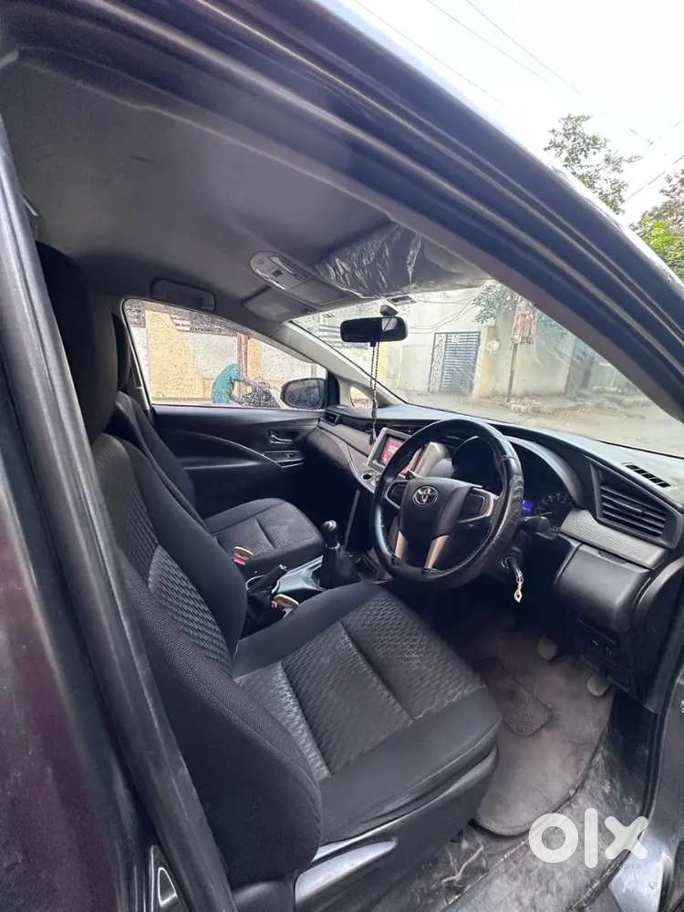 Innova Crysta 2.4 G 8 Seater