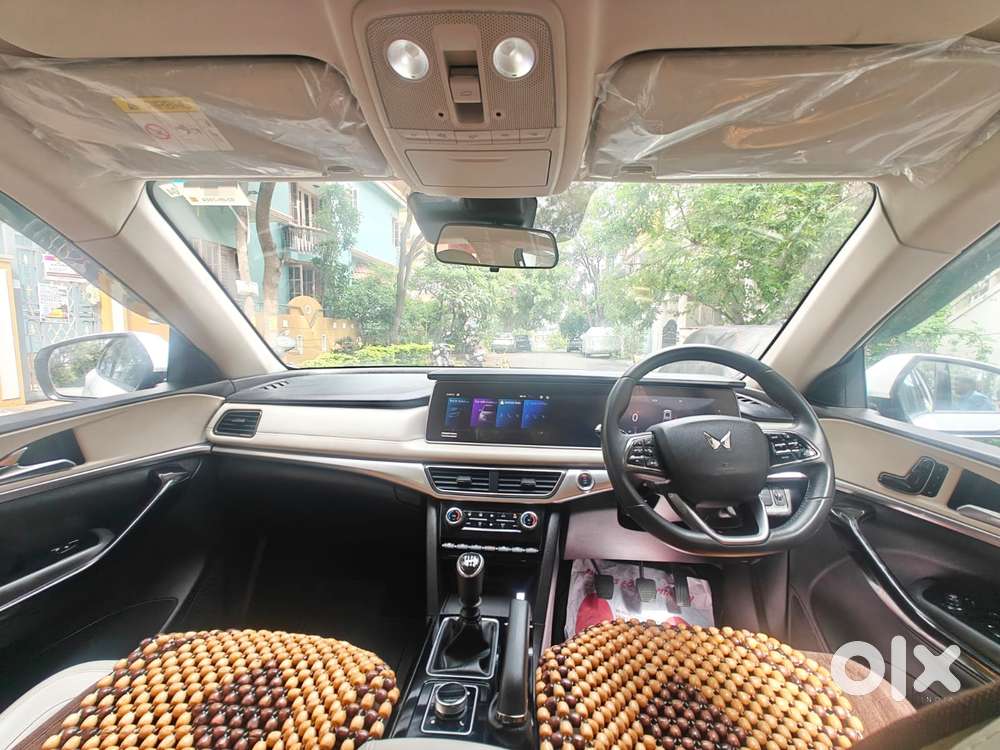 Mahindra Xuv700 Ax 3 Diesel Mt 7 Str (e), 2024, Diesel