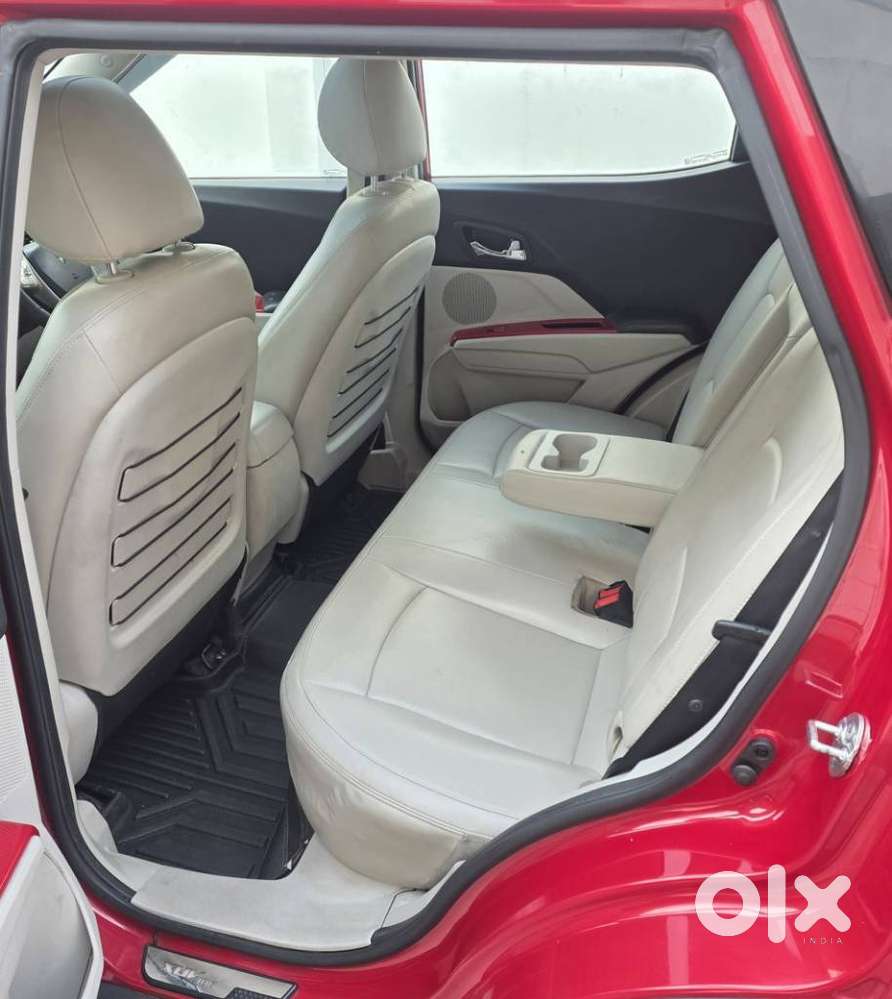 Mahindra Xuv300 W8 (o) 1.5 Diesel Amt, 2023, Diesel