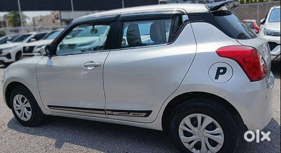 Maruti Suzuki Swift Vxi + Manual, 2022, Petrol
