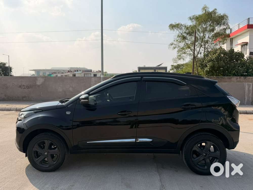 Tata Nexon, 2023, Petrol