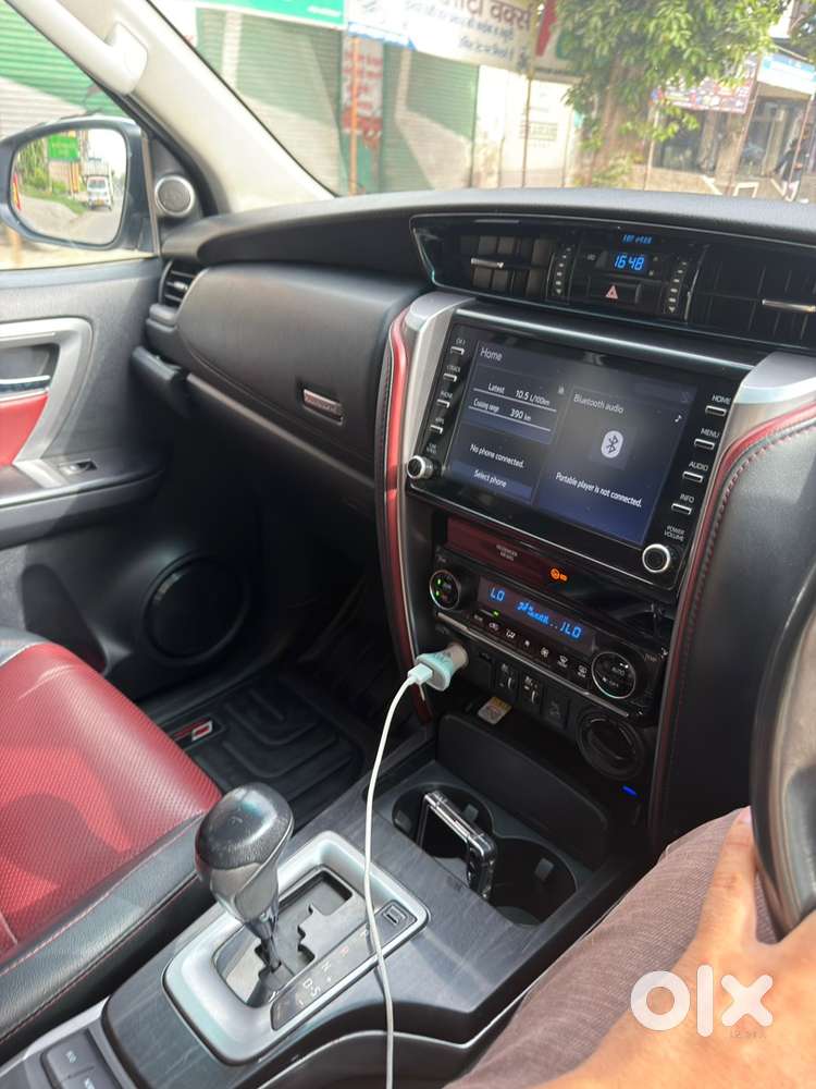 Toyota Fortuner Legender 2023
