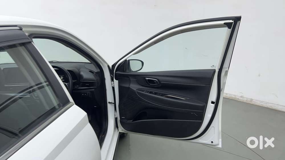 Hyundai I20 Asta (o) 1.2 Ivt, 2023, Petrol