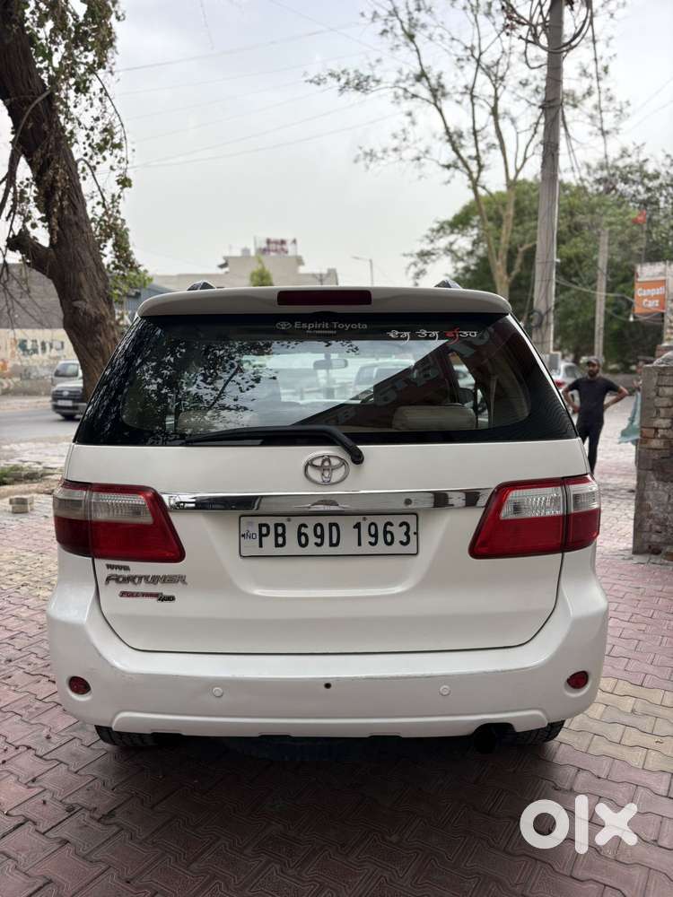 Toyota Fortuner 3.0 4x4 Manual, 2011, Diesel