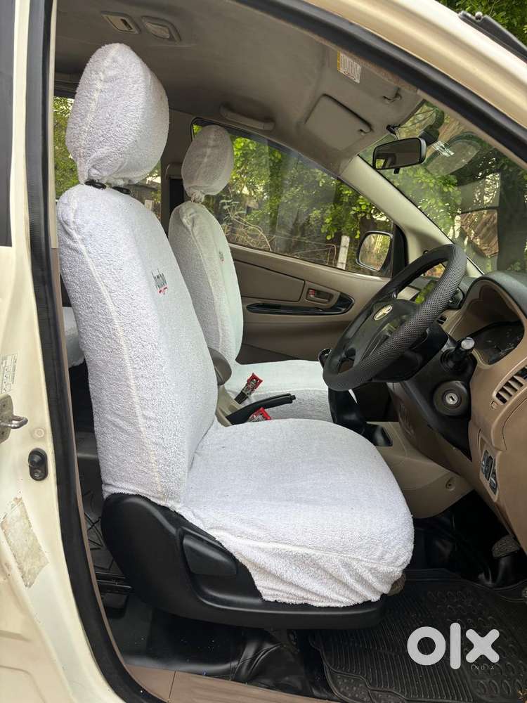 Toyota Innova 2.5 G (diesel) 7 Seater Bs Iv, 2015, Diesel